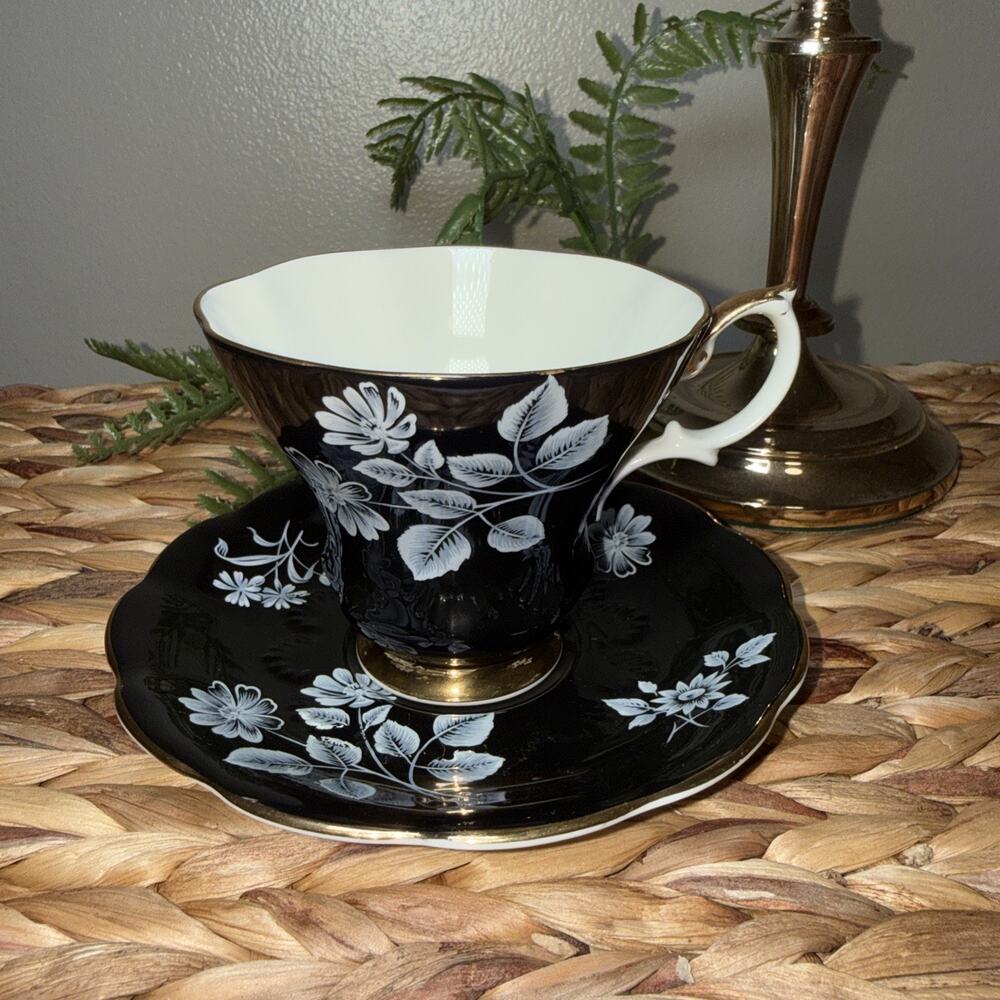 Vtg Royal Albert Black White Gold Bone China Tea Cup Saucer Set England Floral